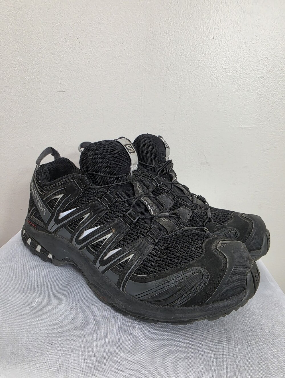Salomon Black Trail Running Shoes